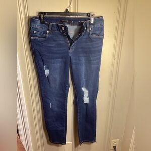 Tahari Kelly Mid-Rise Skinny Distressed Women’s Denim Jeans